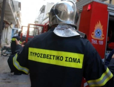 «Συναγερμός» στο κέντρο της Αθήνας από πυρκαγιά σε εστιατόριο (φώτο-βίντεο)
